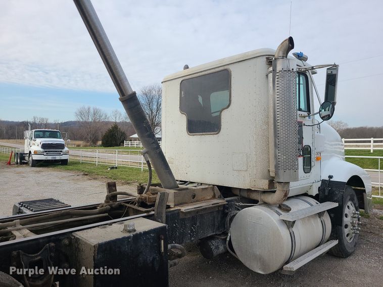 image for item LI9019 1991 International 9400  dump truck