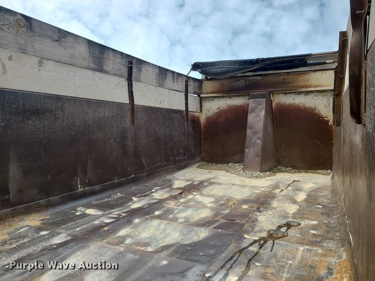 image for item LI9019 1991 International 9400  dump truck