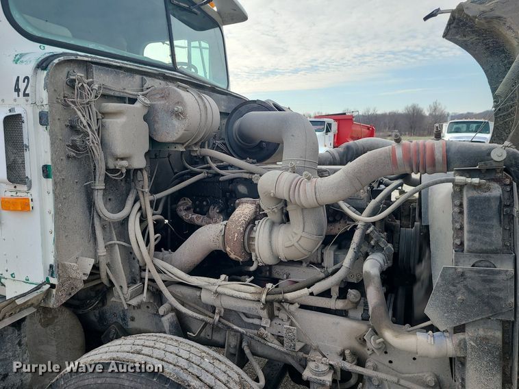 image for item LI9019 1991 International 9400  dump truck