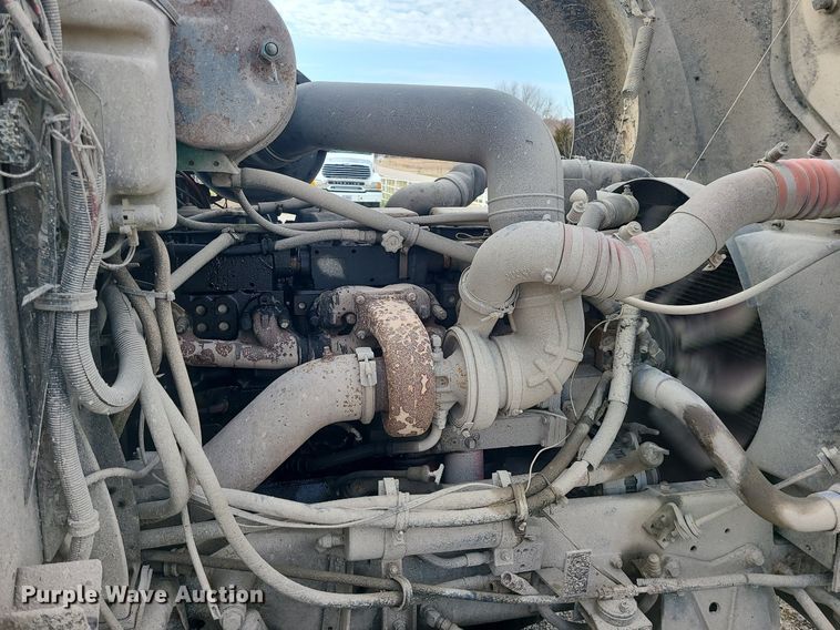 image for item LI9019 1991 International 9400  dump truck