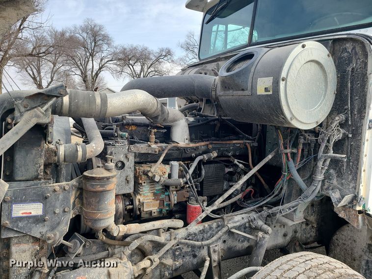 image for item LI9019 1991 International 9400  dump truck