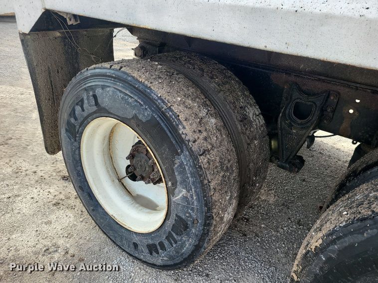 image for item LI9019 1991 International 9400  dump truck