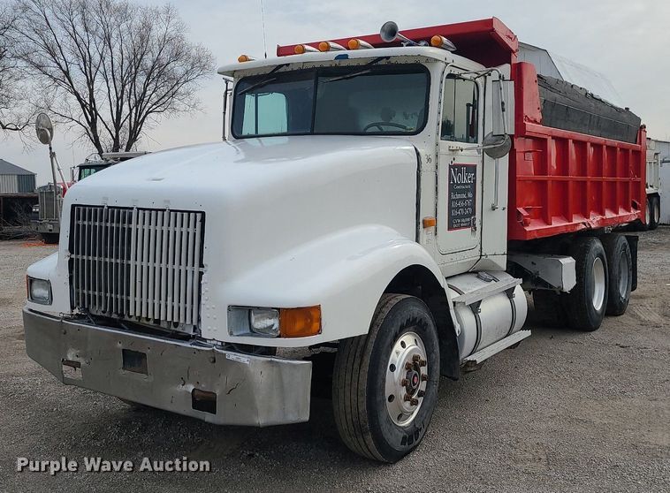 image for item LI9022 1992 International 9400  dump truck