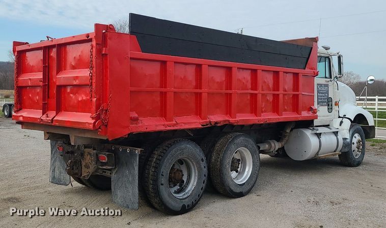 image for item LI9022 1992 International 9400  dump truck