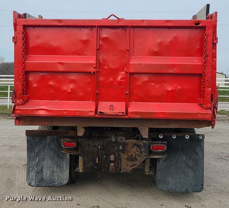 image for item LI9022 1992 International 9400  dump truck