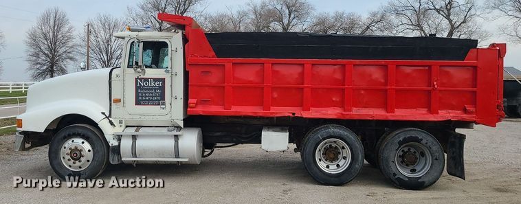 image for item LI9022 1992 International 9400  dump truck