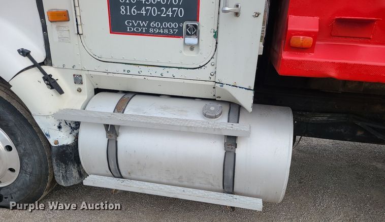 image for item LI9022 1992 International 9400  dump truck