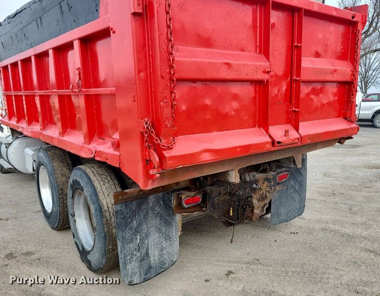 image for item LI9022 1992 International 9400  dump truck