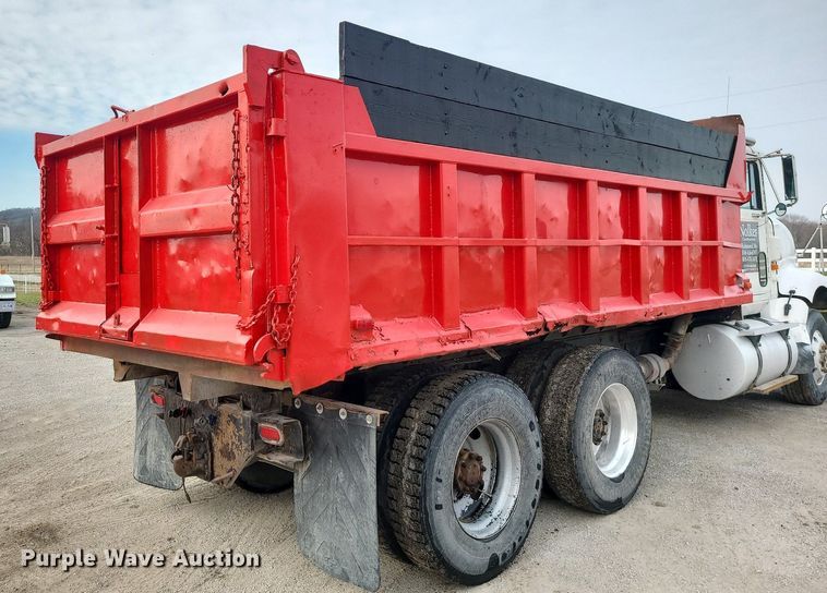 image for item LI9022 1992 International 9400  dump truck