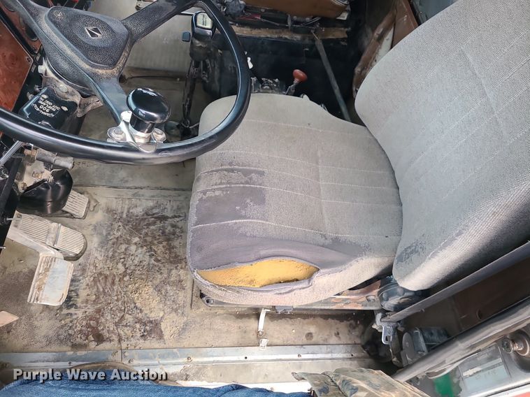 image for item LI9022 1992 International 9400  dump truck