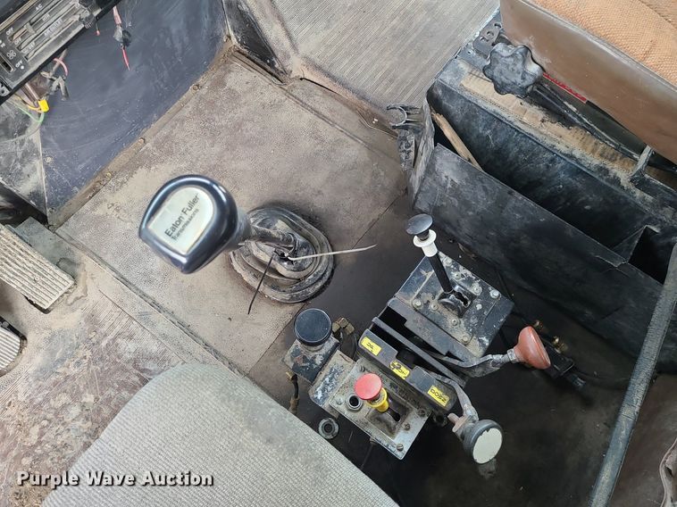 image for item LI9022 1992 International 9400  dump truck