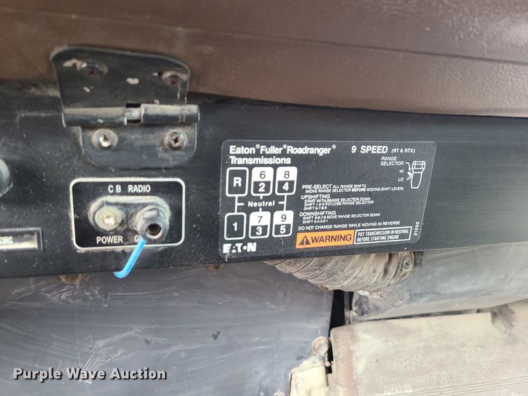 image for item LI9022 1992 International 9400  dump truck