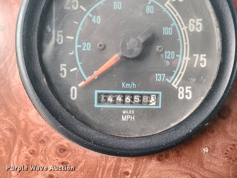 image for item LI9022 1992 International 9400  dump truck