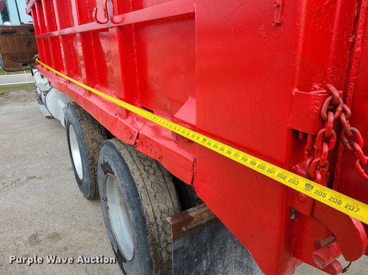 image for item LI9022 1992 International 9400  dump truck