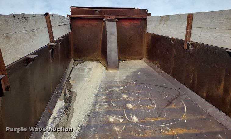 image for item LI9022 1992 International 9400  dump truck