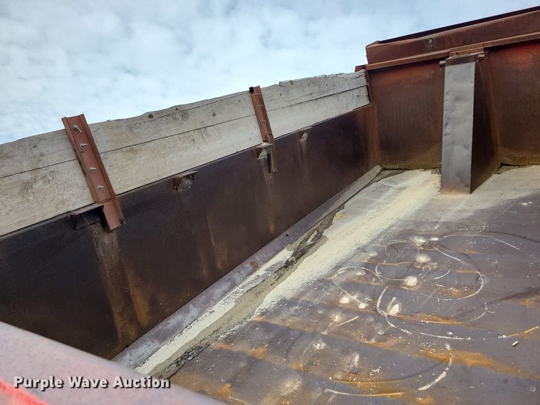 image for item LI9022 1992 International 9400  dump truck