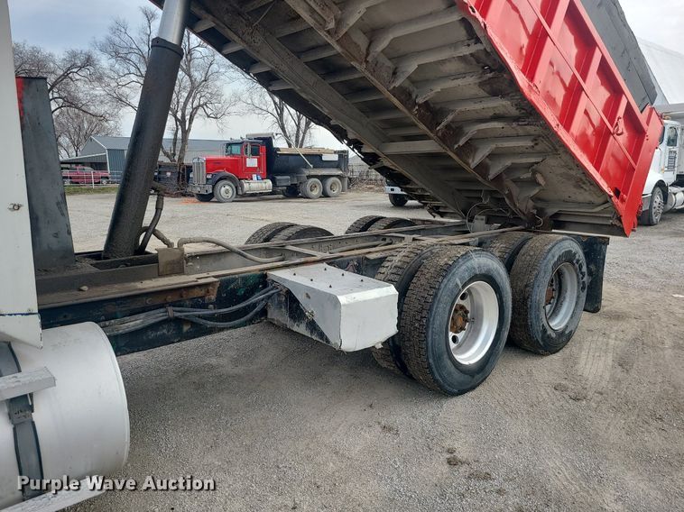 image for item LI9022 1992 International 9400  dump truck