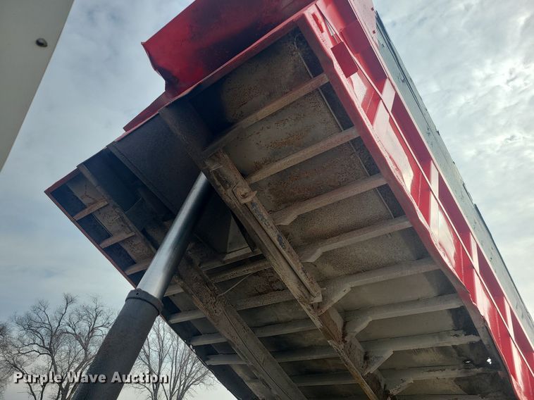 image for item LI9022 1992 International 9400  dump truck