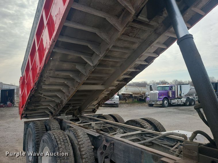image for item LI9022 1992 International 9400  dump truck