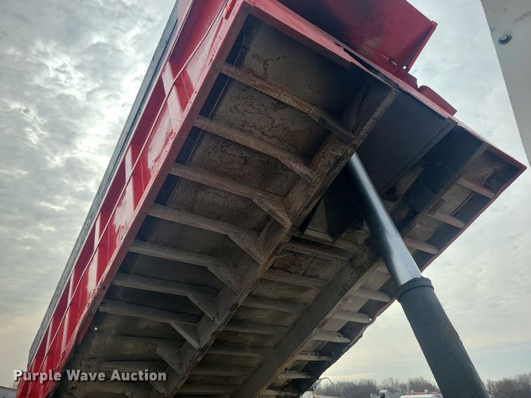 image for item LI9022 1992 International 9400  dump truck