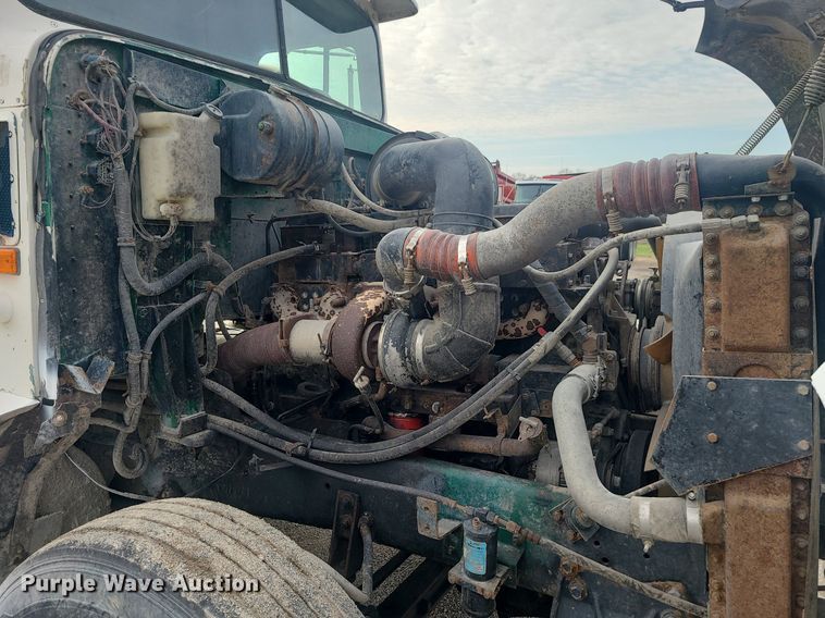 image for item LI9022 1992 International 9400  dump truck