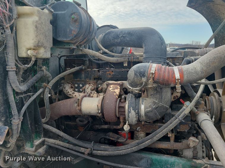 image for item LI9022 1992 International 9400  dump truck