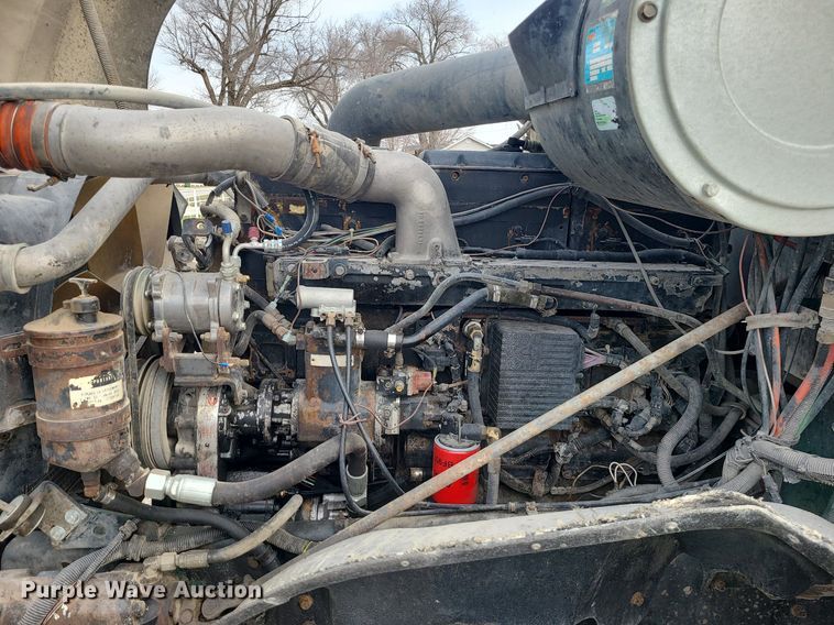 image for item LI9022 1992 International 9400  dump truck