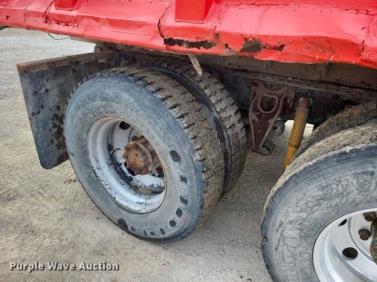 image for item LI9022 1992 International 9400  dump truck