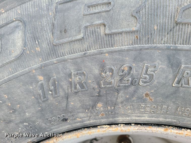 image for item LI9022 1992 International 9400  dump truck