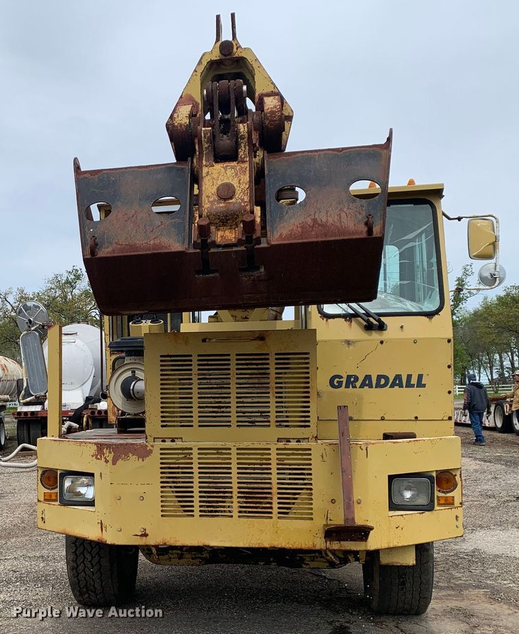 image for item LI9130 Gradall G3WD  wheeled excavator