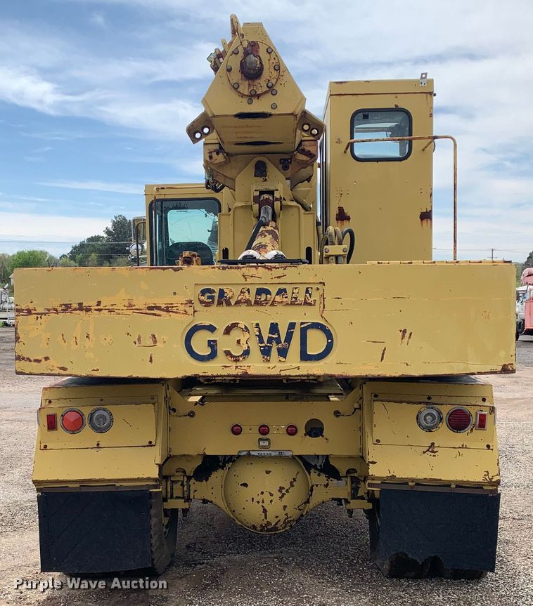 image for item LI9130 Gradall G3WD  wheeled excavator
