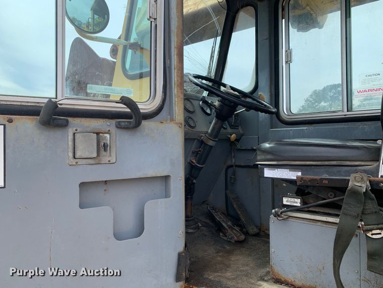 image for item LI9130 Gradall G3WD  wheeled excavator