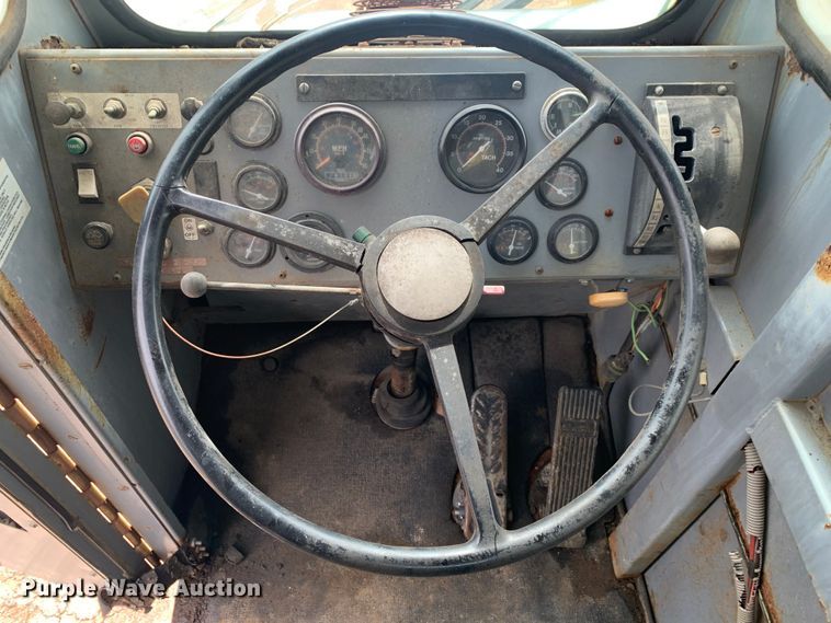 image for item LI9130 Gradall G3WD  wheeled excavator