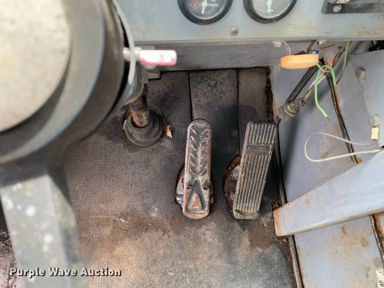 image for item LI9130 Gradall G3WD  wheeled excavator