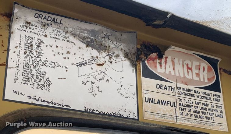 image for item LI9130 Gradall G3WD  wheeled excavator