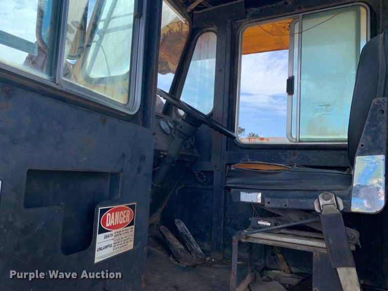 image for item LI9131 Gradall G3WD  wheeled excavator