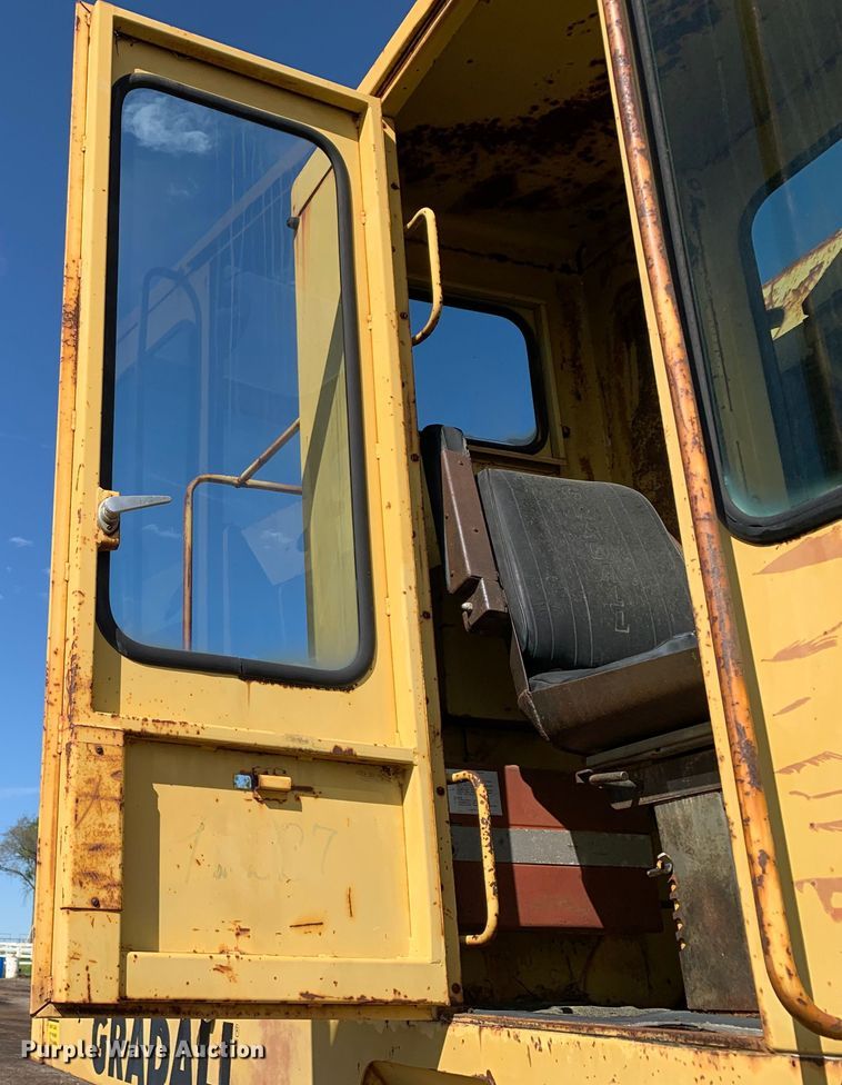 image for item LI9131 Gradall G3WD  wheeled excavator