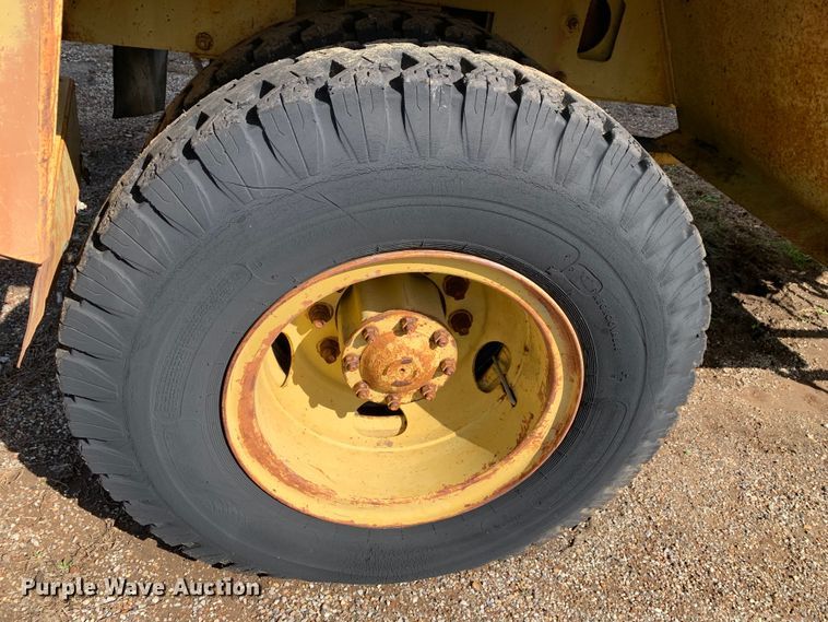 image for item LI9131 Gradall G3WD  wheeled excavator