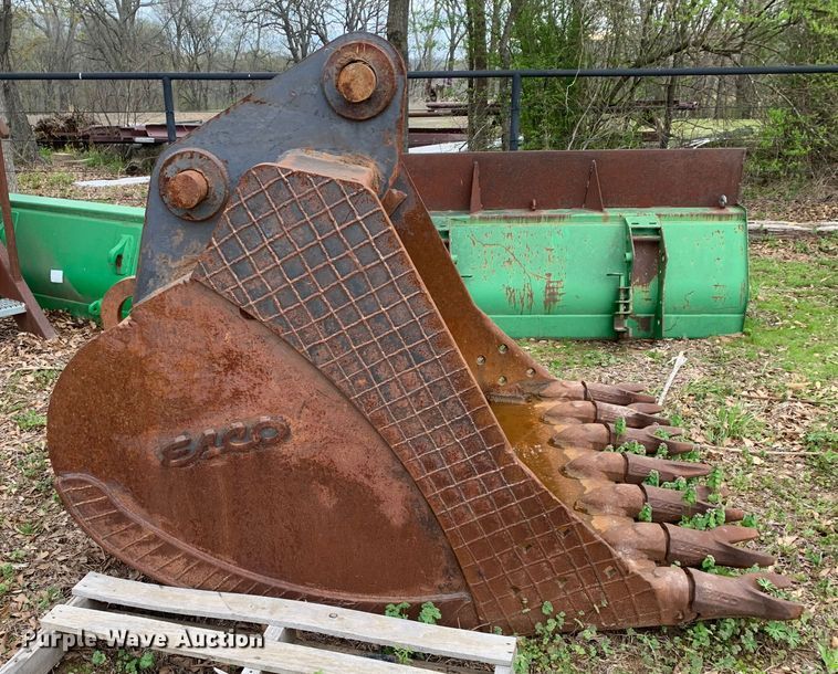 image for item LI9183 Esco SK290/295  excavator bucket