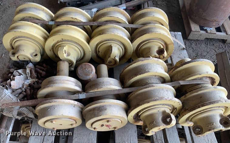 image for item LI9191 (3) pallets of Caterpillar D5 parts