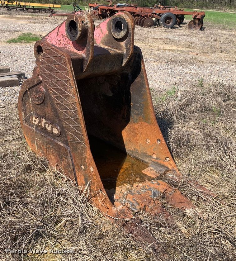 image for item LI9216 Esco  excavator bucket