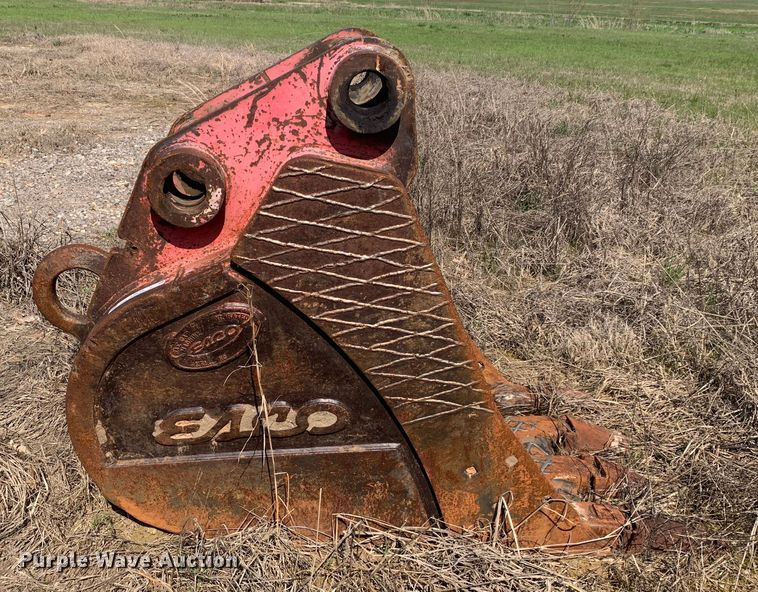 image for item LI9216 Esco  excavator bucket