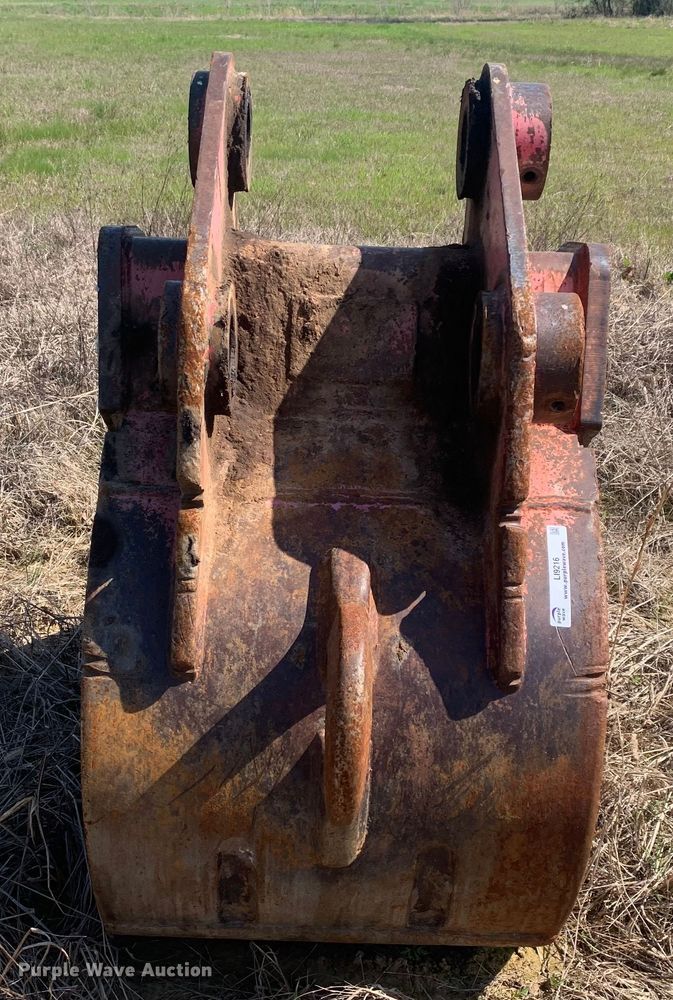 image for item LI9216 Esco  excavator bucket