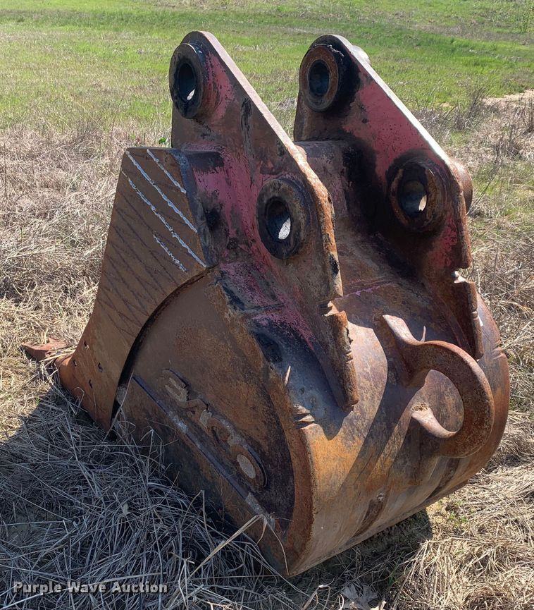 image for item LI9216 Esco  excavator bucket