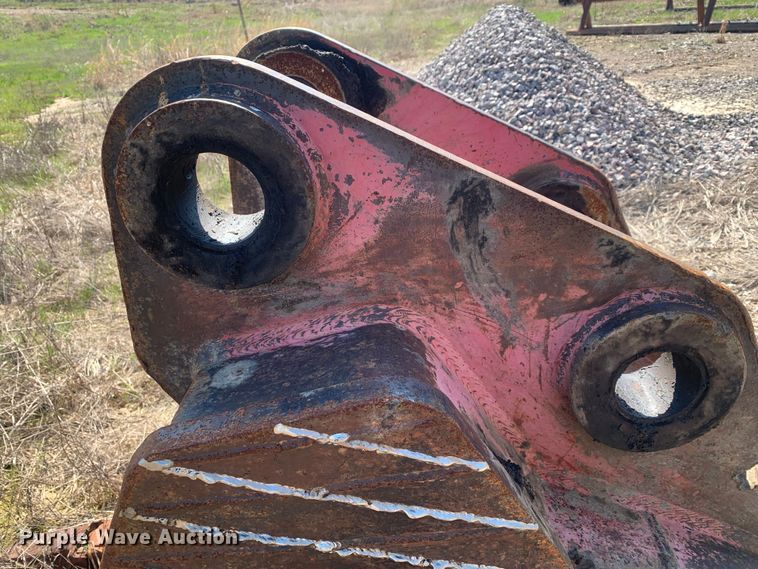 image for item LI9216 Esco  excavator bucket