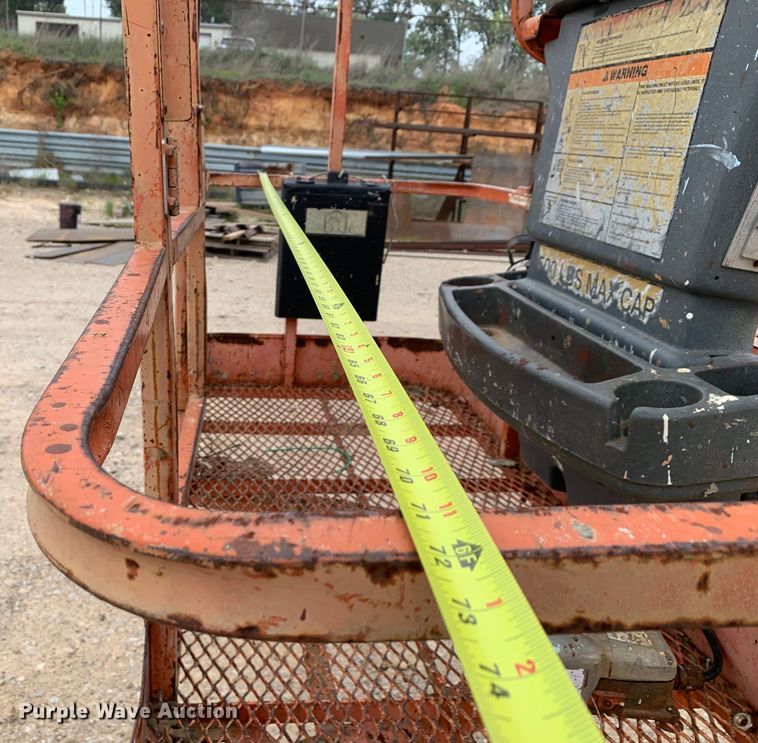 image for item LI9227 2000 JLG 450A  boom lift