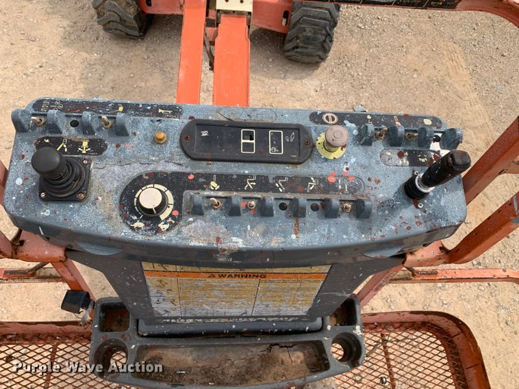 image for item LI9227 2000 JLG 450A  boom lift