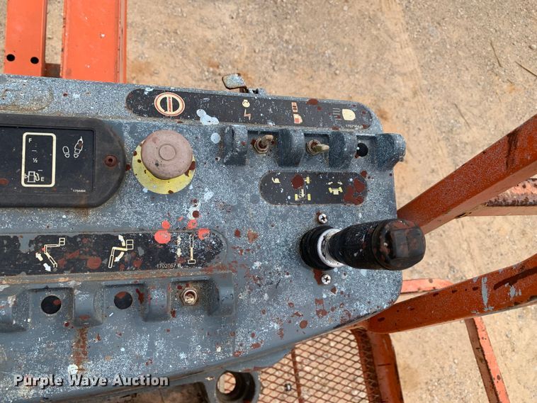 image for item LI9227 2000 JLG 450A  boom lift