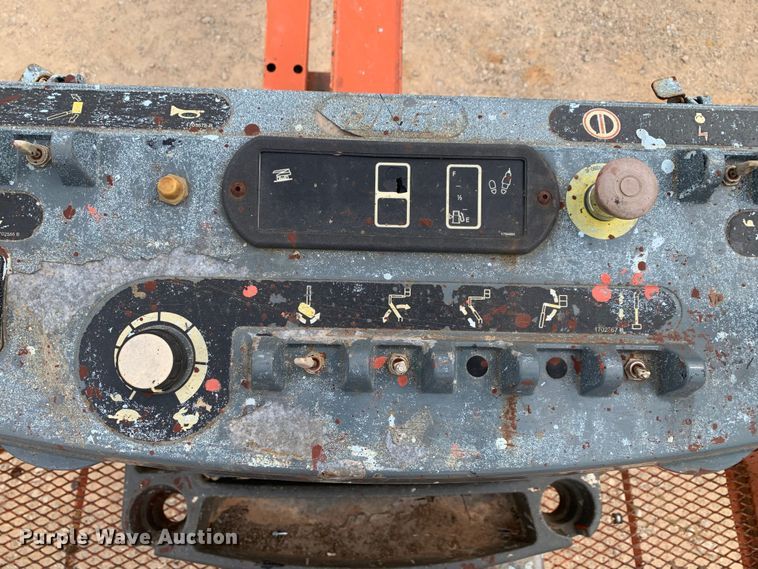 image for item LI9227 2000 JLG 450A  boom lift