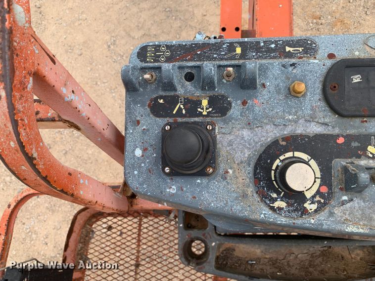 image for item LI9227 2000 JLG 450A  boom lift